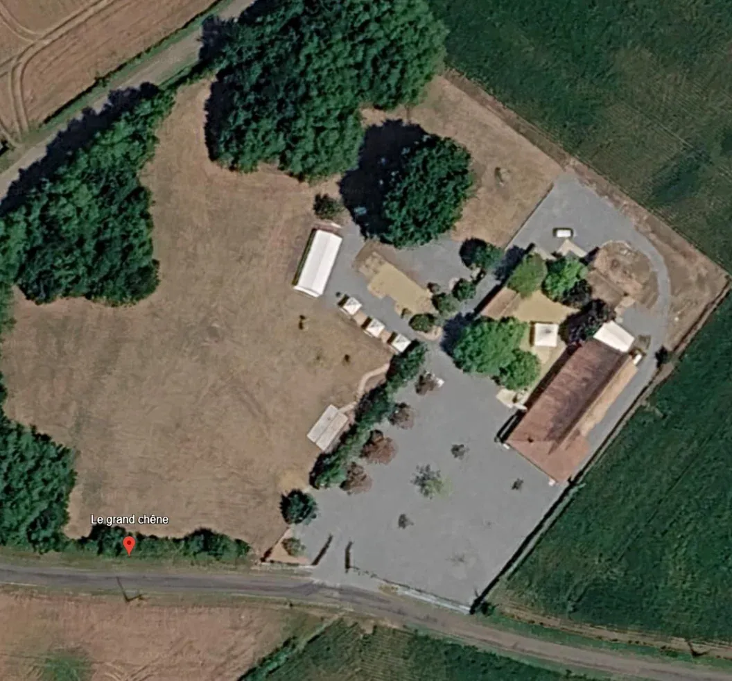 Vue satellite du Domaine Le Grand Chêne et de son parc arboré, en Sarthe.